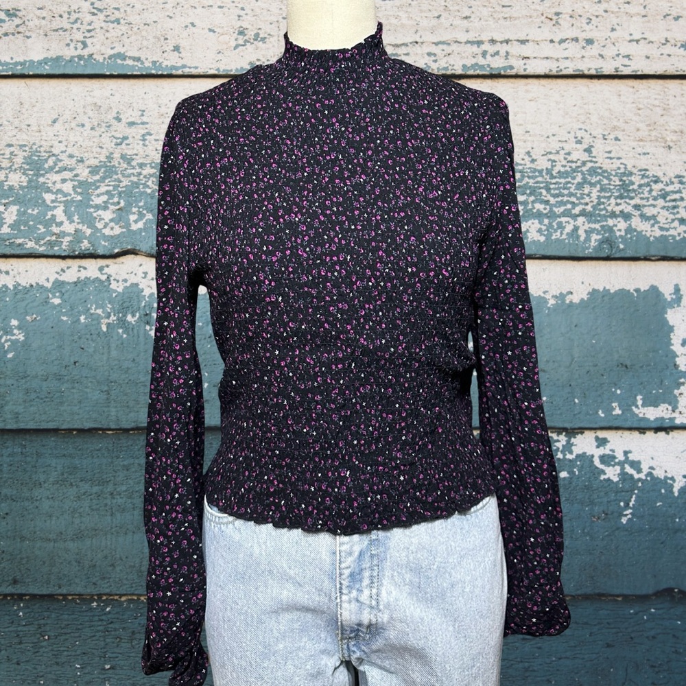 Cute floral Wild Fable top